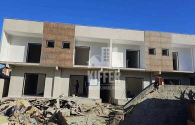 Imagem: A casa à venda possui 2 Dormitórios, 1 Banheiro, 1 Vaga na