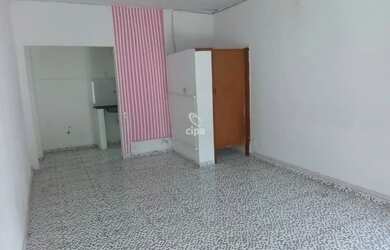 Imagem 2: BEM LOCALIZADO. 28m² de Área