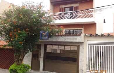 Imagem: A casa à venda possui 3 Dormitórios, 4 Banheiros, 5 Vagas