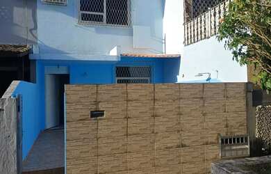 Imagem: A casa possui 2 Dormitórios, 2 Banheiros, 1 Vaga na garagem