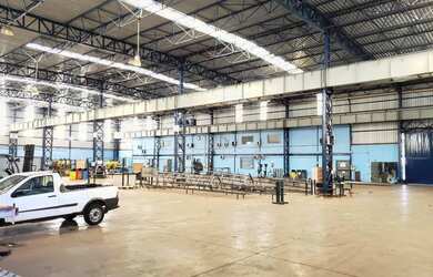 Imagem: O depósito possui 5 Vagas na garagem, 3.300m² de Área, Imóvel