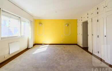 Imagem 16: Cobertura espaçosa com ótima área externa numa das melhores ruas de...