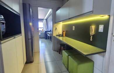 Imagem: O apartamento possui 3 Dormitórios, 3 Banheiros, 2 Vagas na