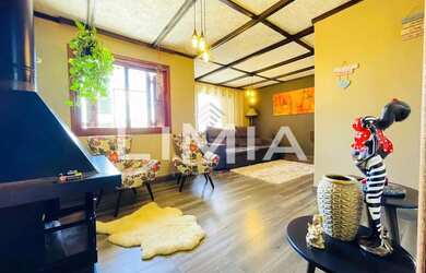 Imagem: A casa à venda possui 3 Dormitórios, 2 Banheiros, 3 Vagas