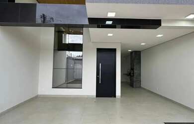 Imagem: A casa possui 3 Dormitórios, 3 Banheiros, 2 Vagas na garagem