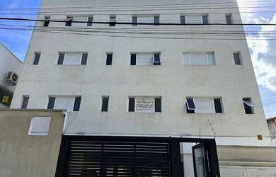 Imagem: O apartamento possui 1 Dormitório, 1 Banheiro, 1 Vaga na garagem