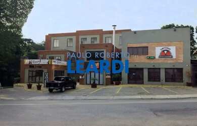 Imagem: O depósito possui 2 Vagas na garagem, 177m² de Área e está