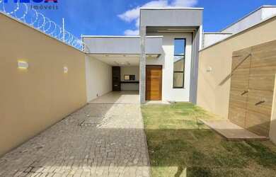 Imagem: A casa possui 3 Dormitórios, 4 Banheiros, 2 Vagas na garagem