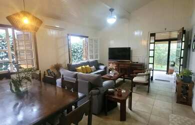 Imagem: A casa em condomínio possui 2 Dormitórios, 2 Banheiros, 2