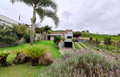 Imagem: A casa em condomínio possui 3 Dormitórios, 3 Banheiros, 5