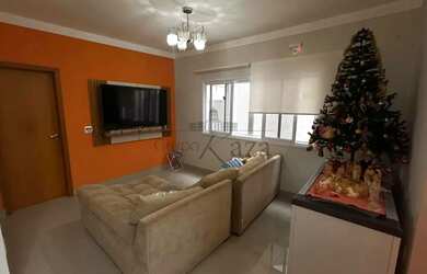 Imagem: A casa em condomínio possui 4 Dormitórios, 4 Banheiros, 2