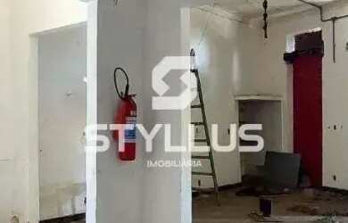 Imagem: O depósito possui 2 Vagas na garagem, 120m² de Área e está