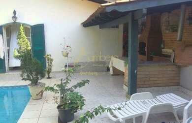 Imagem 9: Belíssima casa, espaçosa e em ótima localização. Confira