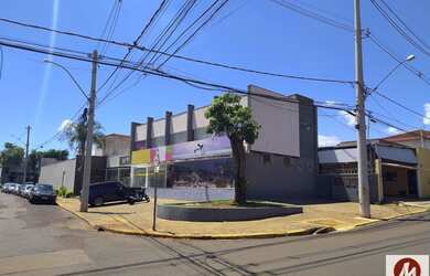 Imagem: O depósito possui 5 Vagas na garagem, 200m² de Área e está