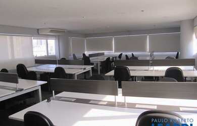 Imagem: O depósito possui 3 Vagas na garagem, 96m² de Área e está