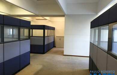 Imagem: O depósito possui 5 Vagas na garagem, 416m² de Área e está