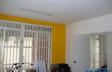 Imagem: O depósito possui 2 Vagas na garagem, 343m² de Área e está