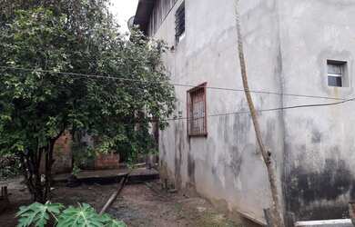 Imagem: A casa possui 2 Dormitórios, 2 Banheiros, 2 Vagas na garagem