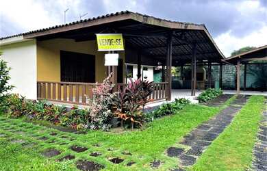 Imagem: A casa em condomínio possui 3 Dormitórios, 1 Banheiro, 4 Vagas