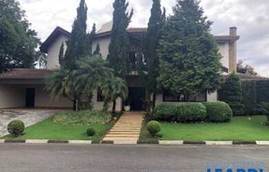 Imagem: A casa em condomínio possui 4 Dormitórios, 5 Banheiros, 5