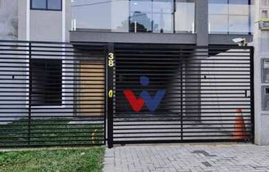 Imagem: A casa possui 3 Dormitórios, 3 Banheiros, 2 Vagas na garagem