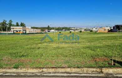 Imagem: O terreno possui 464m² de Área e está localizado em Porto