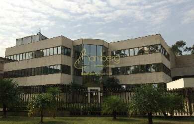 Imagem: O depósito possui 5 Vagas na garagem e 3854m² de Área e está