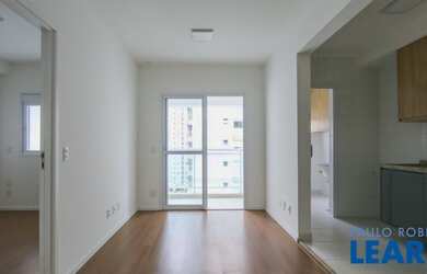 Imagem: O apartamento possui 1 Dormitório, 1 Banheiro, 1 Vaga na garagem