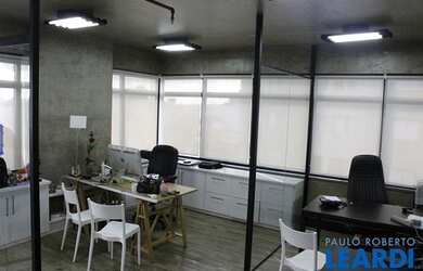 Imagem: O depósito possui 1 Vaga na garagem, 39m² de Área e está