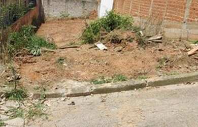 Imagem: O terreno à venda possui 240m² de Área e está localizado