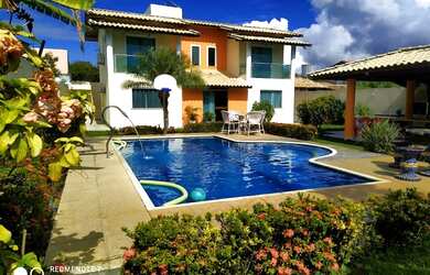 Imagem: A casa possui 4 Dormitórios, 5 Vagas na garagem e está localizado