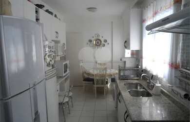 Imagem: O apartamento possui 3 Dormitórios, 5 Banheiros, 2 Vagas na