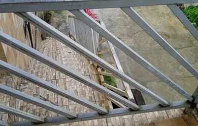 Imagem: A casa possui 2 Dormitórios, 2 Banheiros, 1 Vaga na garagem