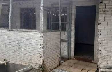 Imagem: A casa em condomínio possui 1 Dormitório, 1 Banheiro, 2 Vagas