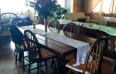 Imagem: A casa possui 2 Dormitórios, 4 Vagas na garagem e Imóvel novo