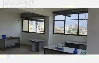 Imagem: O depósito possui 1 Vaga na garagem e 53m² de Área e está