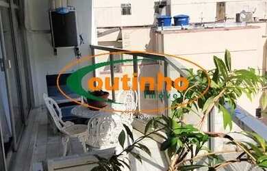 Imagem: O apartamento possui 4 Dormitórios, 4 Banheiros, 2 Vagas na