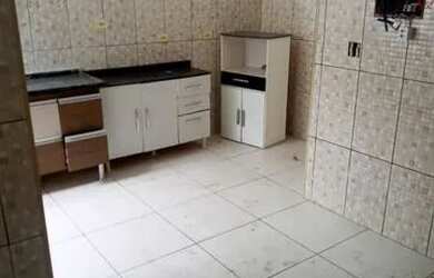 Imagem: A casa possui 4 Dormitórios, 5 Banheiros, 2 Vagas na garagem