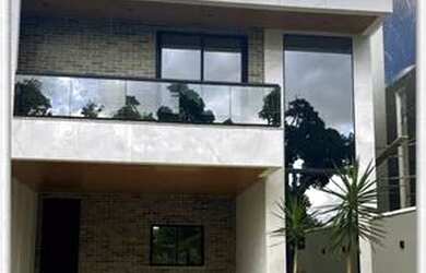 Imagem: A casa em condomínio possui 4 Dormitórios, 4 Banheiros, 2