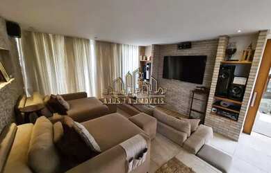 Imagem: A casa possui 5 Dormitórios, 5 Banheiros, 5 Vagas na garagem