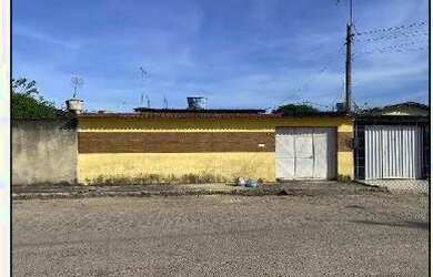 Imagem: A casa possui 2 Dormitórios, 1 Banheiro, 1 Vaga na garagem