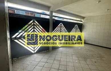 Imagem: A casa possui 4 Dormitórios, 3 Banheiros, 4 Vagas na garagem