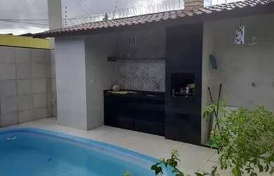 Imagem: A casa possui 3 Dormitórios, 4 Banheiros, 4 Vagas na garagem