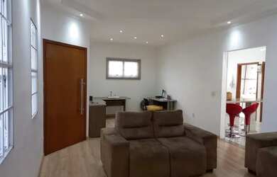 Imagem: A casa possui 3 Dormitórios, 4 Banheiros, 4 Vagas na garagem