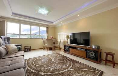 Imagem: O apartamento possui 4 Dormitórios, 5 Banheiros, 3 Vagas na