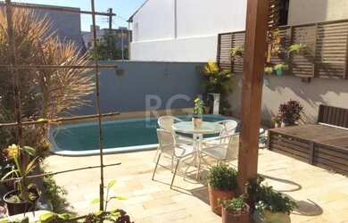 Imagem: A casa em condomínio possui 3 Dormitórios, 2 Banheiros, 3