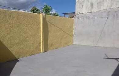 Imagem: A casa possui 1 Dormitório, 1 Banheiro, 1 Vaga na garagem e