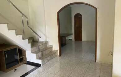 Imagem 4: Casa para venda tem 158 metros quadrados com 3 quartos em Embaré - Santos...