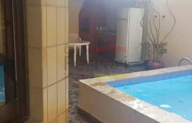 Imagem: O apartamento possui 1 Dormitório, 2 Banheiros, 1 Vaga na garagem