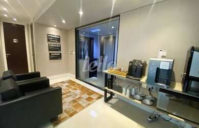 Imagem: O depósito possui 4 Vagas na garagem, 206m² de Área e está